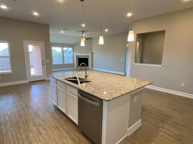 2816 Redbud Lane - Photo 4