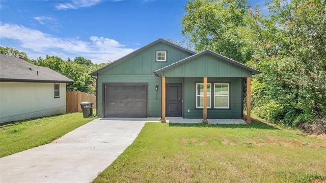 716 E Chestnut Street - Photo 1