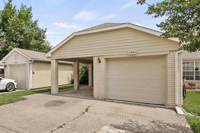 2504 Brook Hollow Court - Photo 10