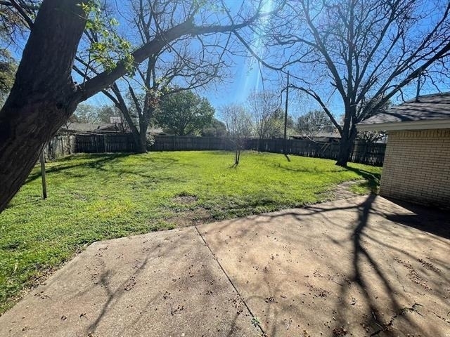 1227 Park Center Street - Photo 12