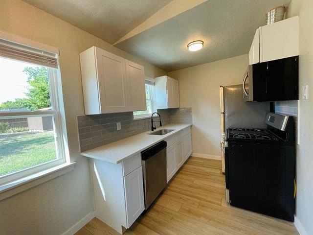1605 Hawthorne Lane - Photo 2