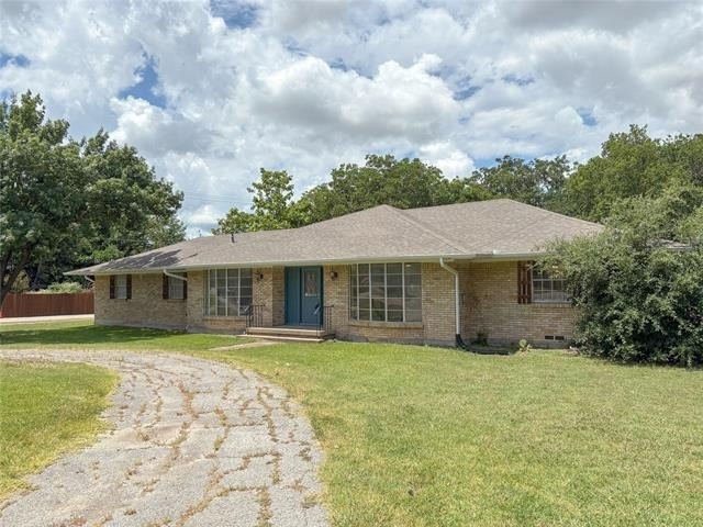 511 W Walnut Street - Photo 0