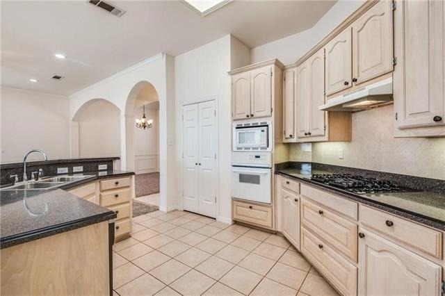 4041 Brazos Drive - Photo 11