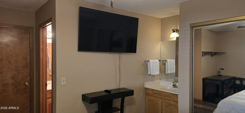 2831 N Walnut Hills Drive - Photo 9