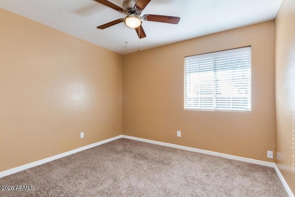 6912 W Devonshire Avenue - Photo 15