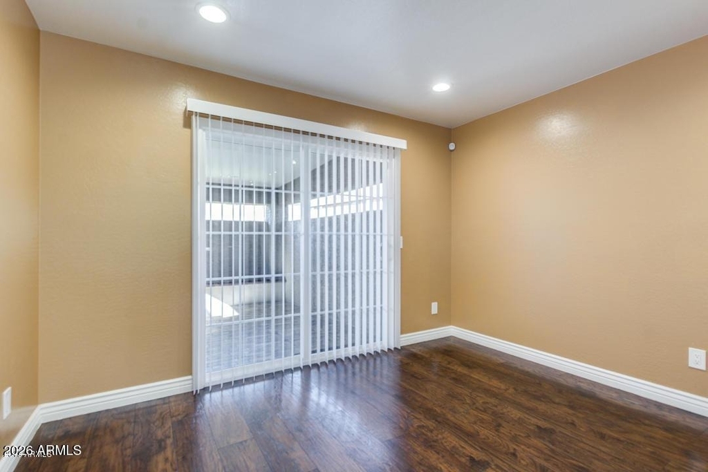 6912 W Devonshire Avenue - Photo 8