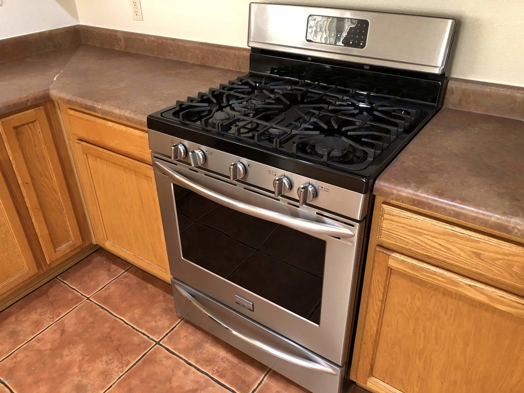 16176 W Adams Street - Photo 7