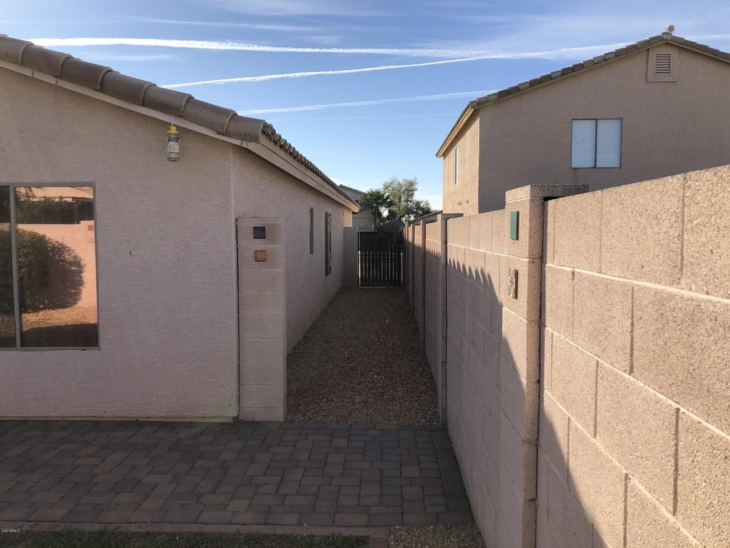 16176 W Adams Street - Photo 24