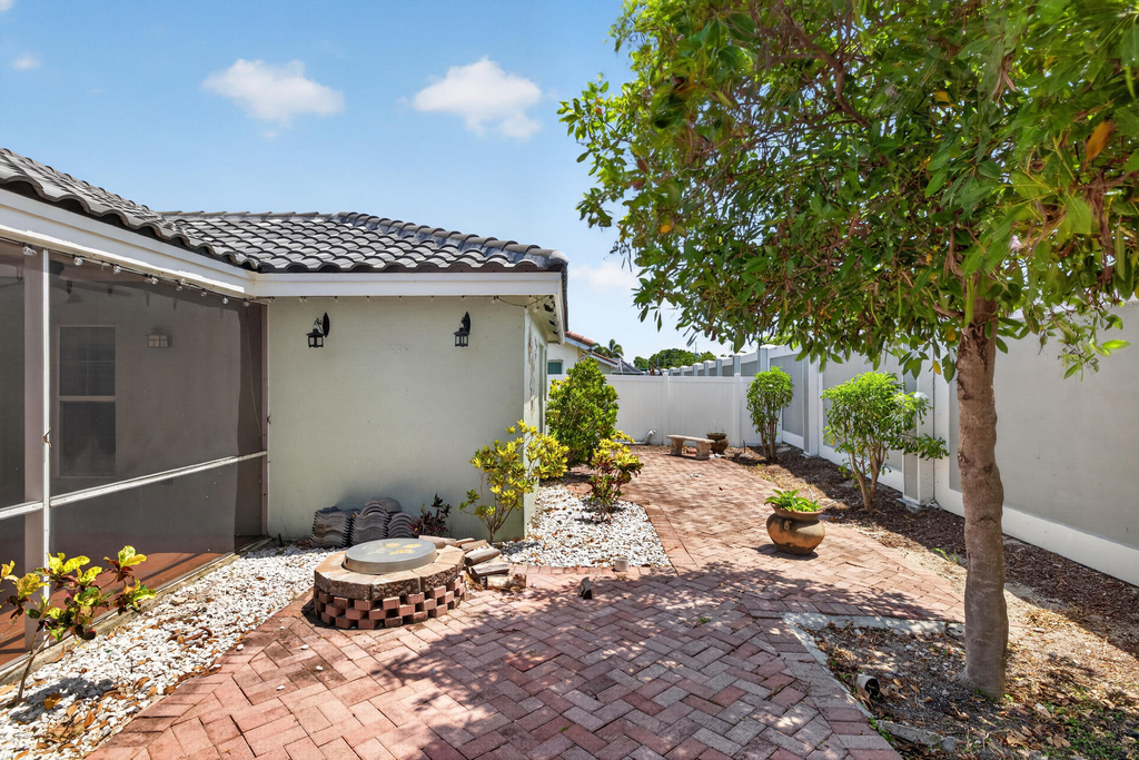 4481 Nw 20th Avenue - Photo 34