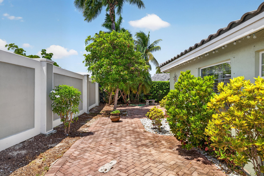 4481 Nw 20th Avenue - Photo 38