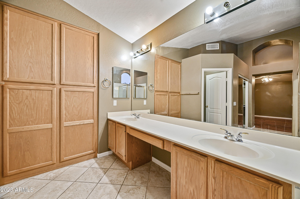 6780 W Amigo Drive - Photo 37