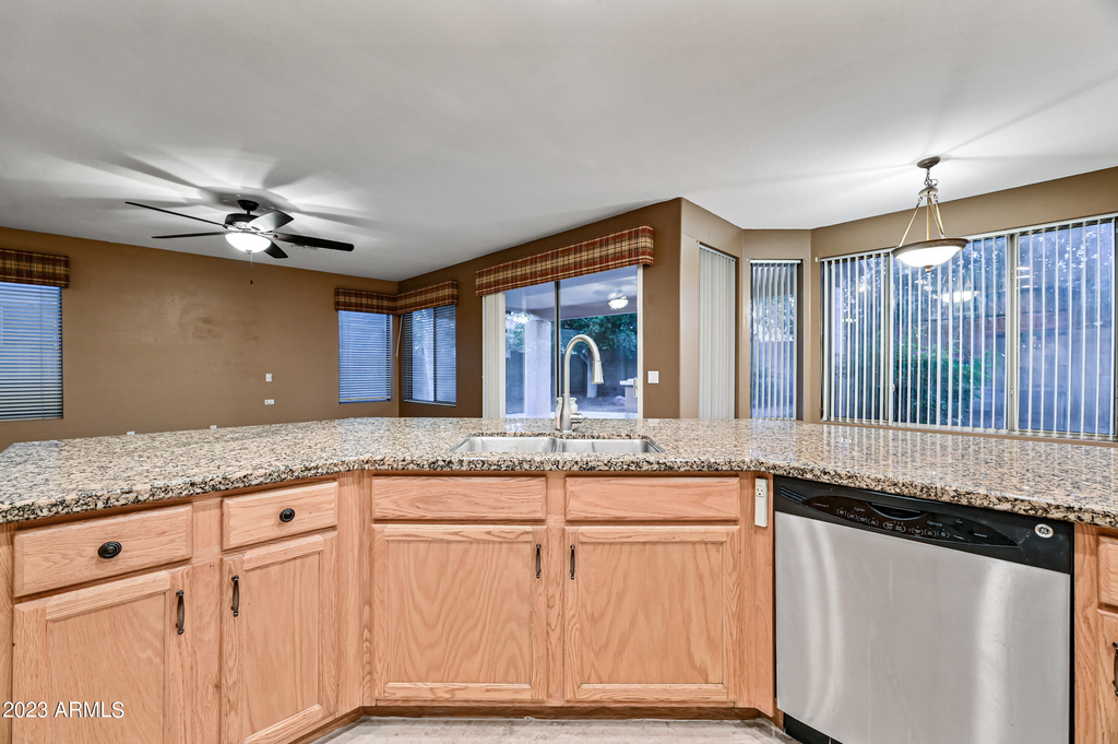 6780 W Amigo Drive - Photo 18