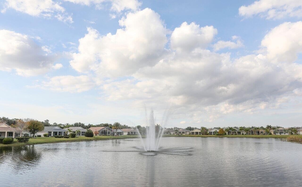 241 Sw Lake Forest Way - Photo 9