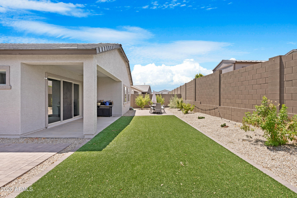 20132 W Catalina Drive - Photo 37