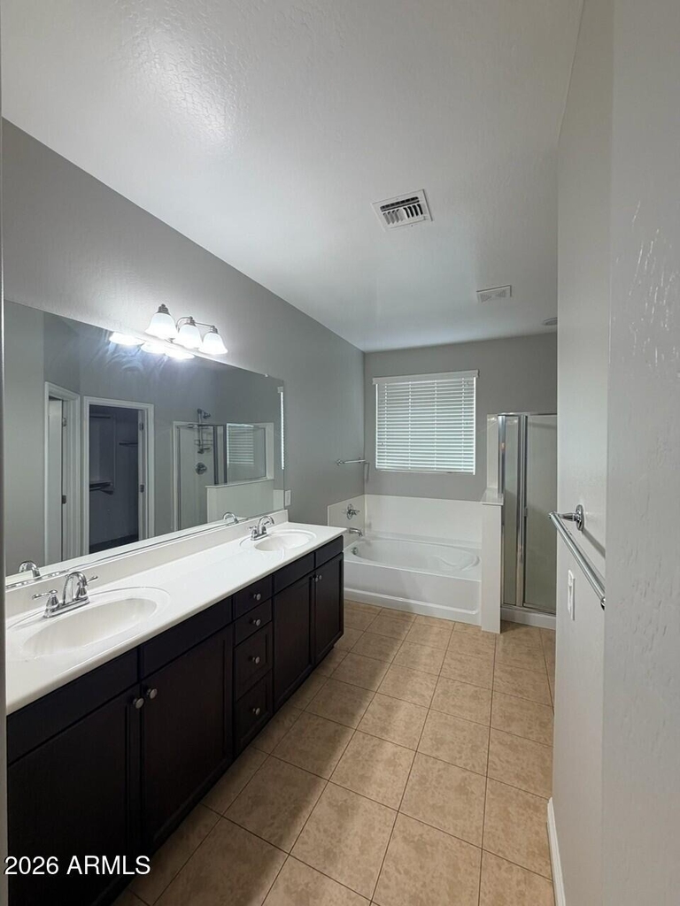 1810 W Loemann Drive - Photo 4