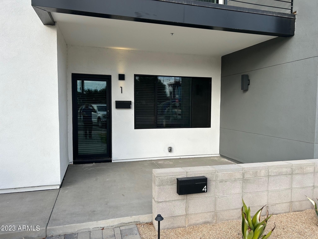 302 W Culver Street - Photo 3