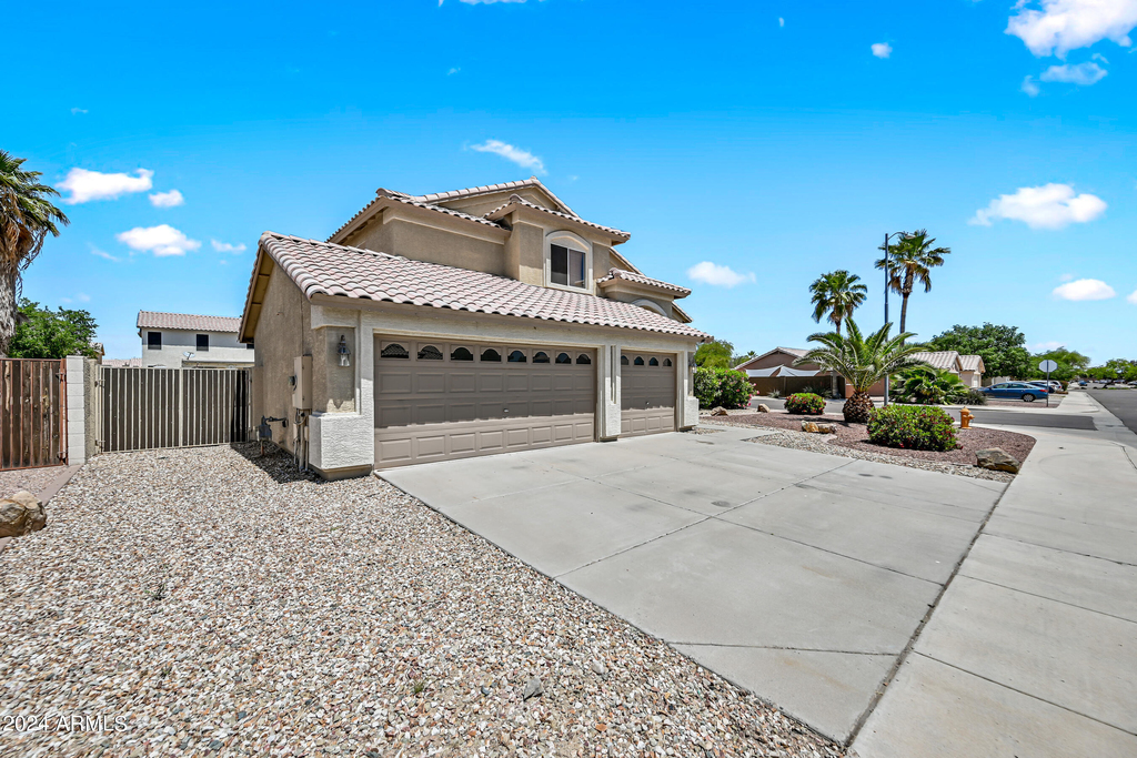 16224 W Jefferson Street - Photo 0