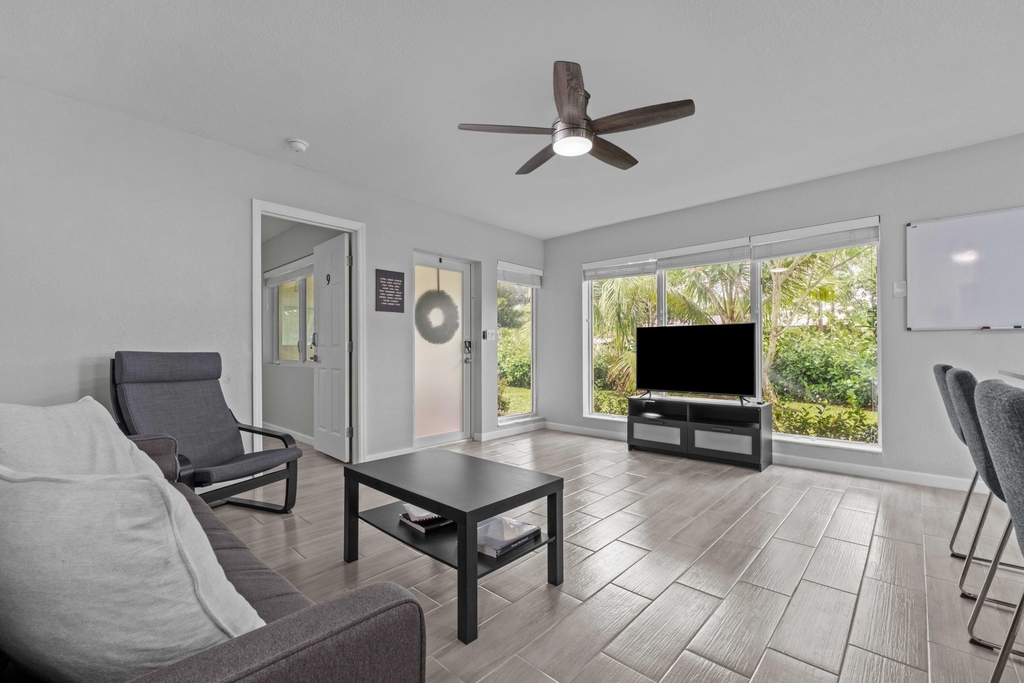 1007 Ne 9th Court - Photo 1