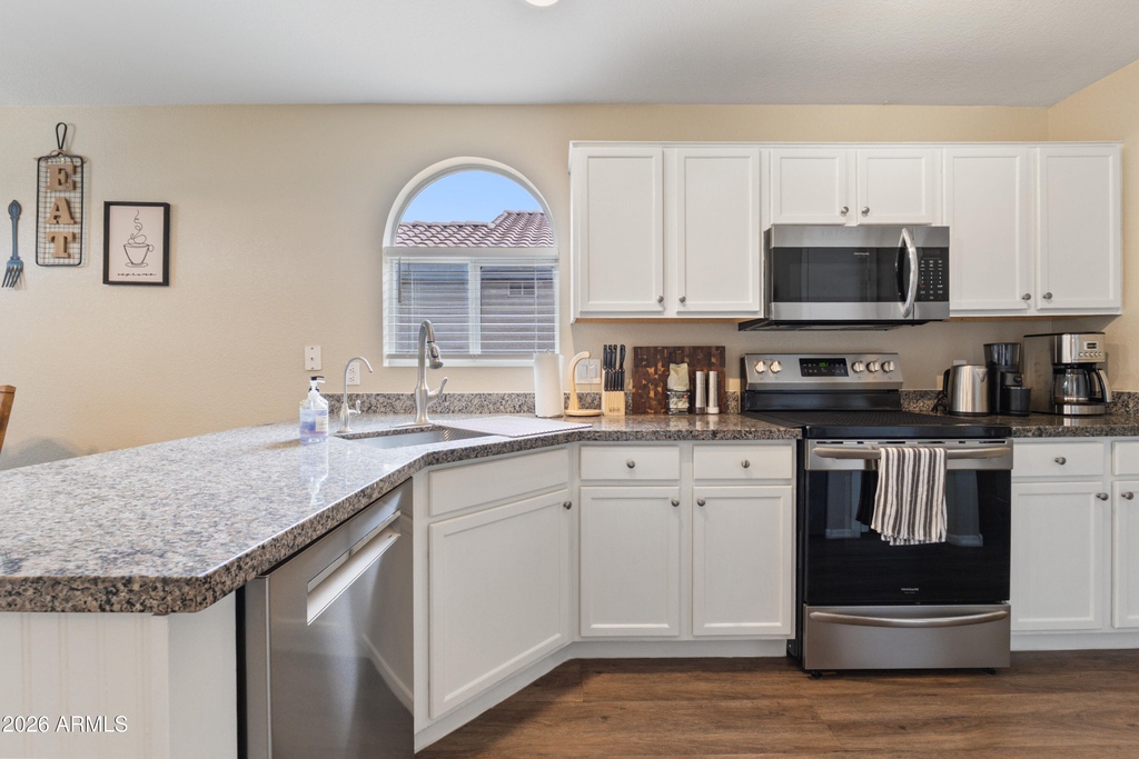 1291 S Cardinal Street - Photo 4