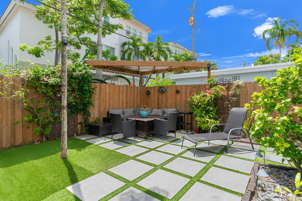 622 Ne 10th Avenue - Photo 2