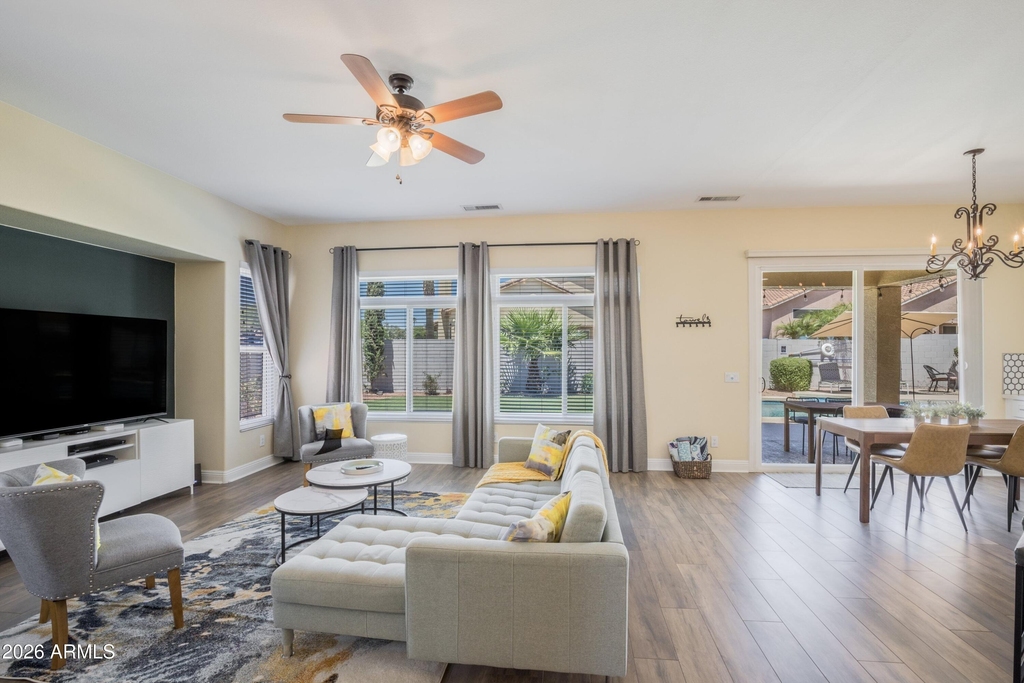 660 N Stacie Court - Photo 5