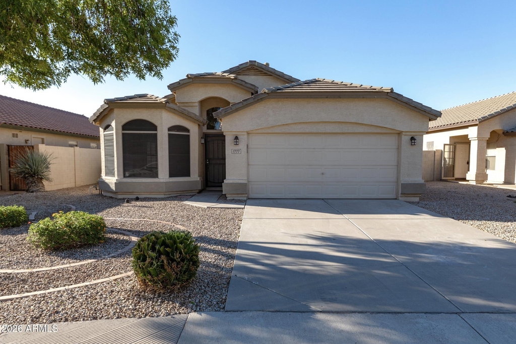 1777 E Tyson Street - Photo 0