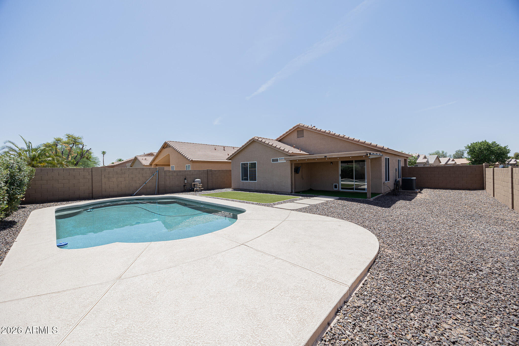 1710 E Oakland Street - Photo 24
