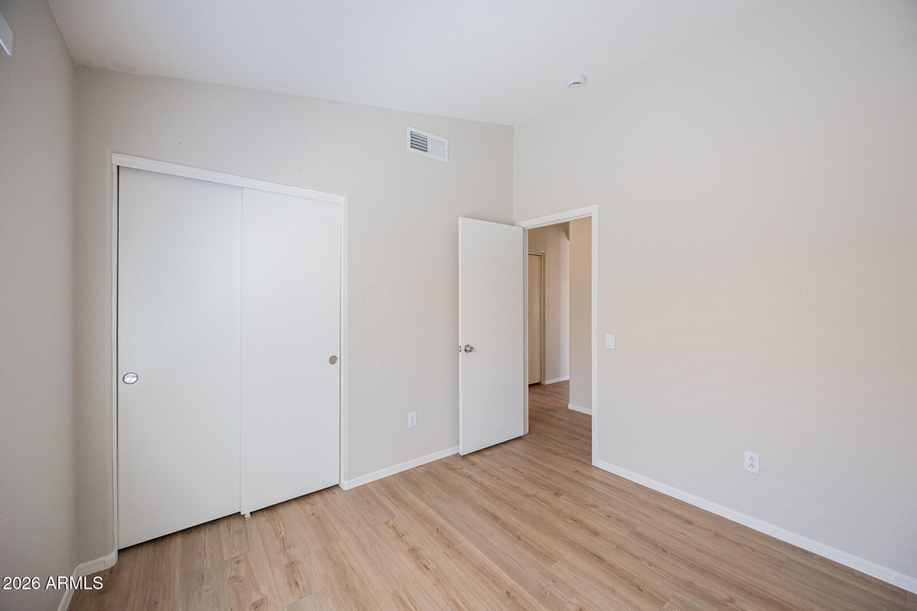 1710 E Oakland Street - Photo 16