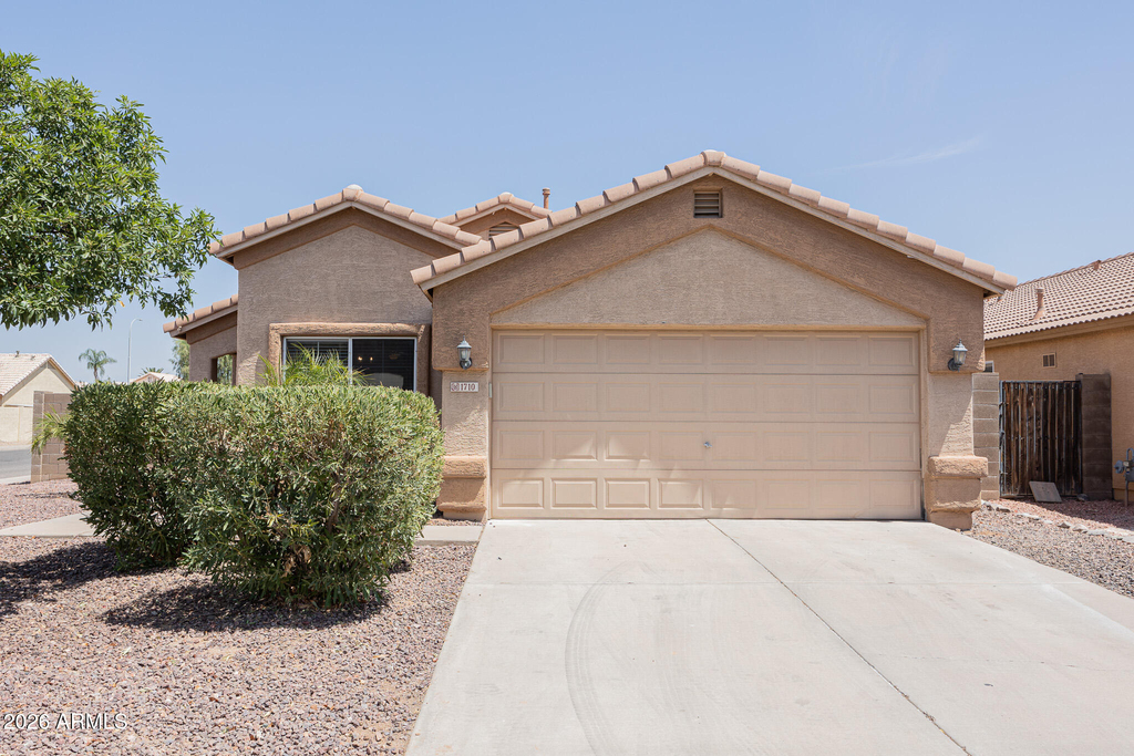 1710 E Oakland Street - Photo 2