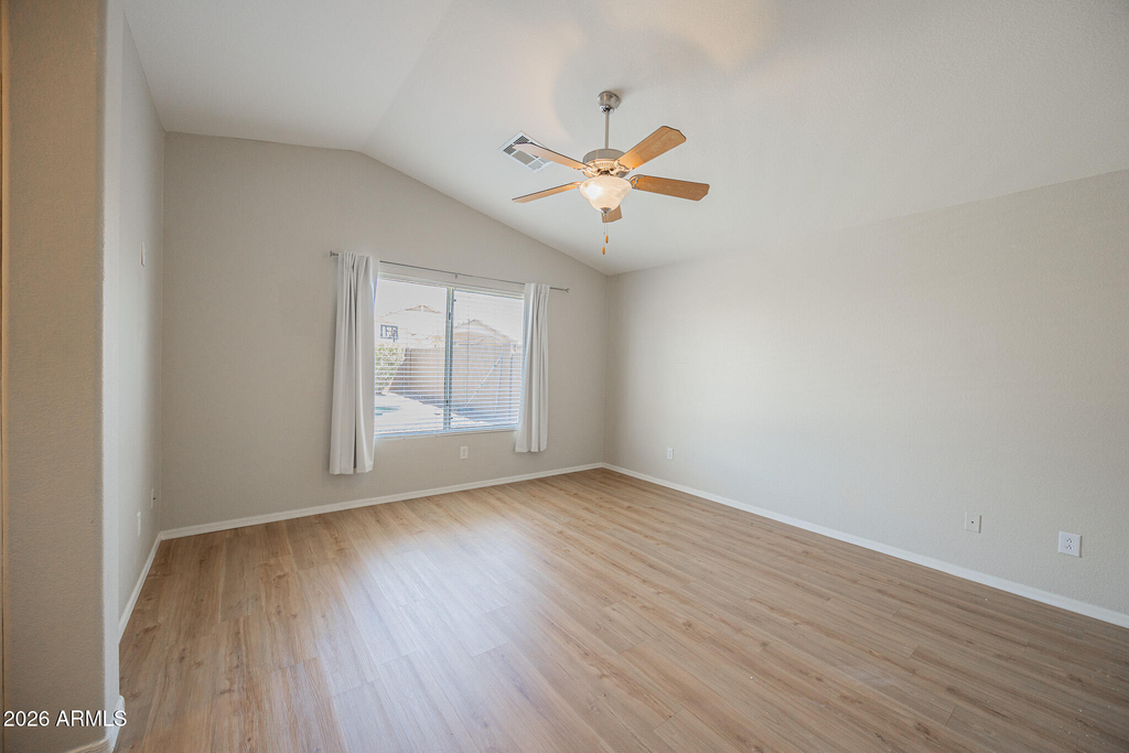 1710 E Oakland Street - Photo 11