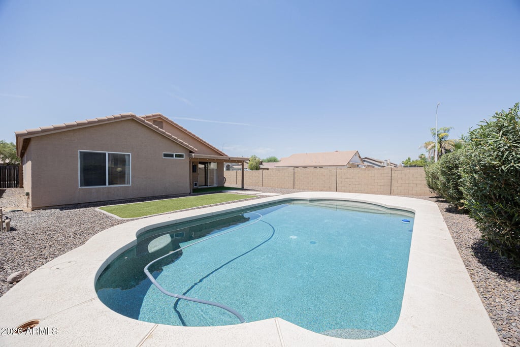 1710 E Oakland Street - Photo 25
