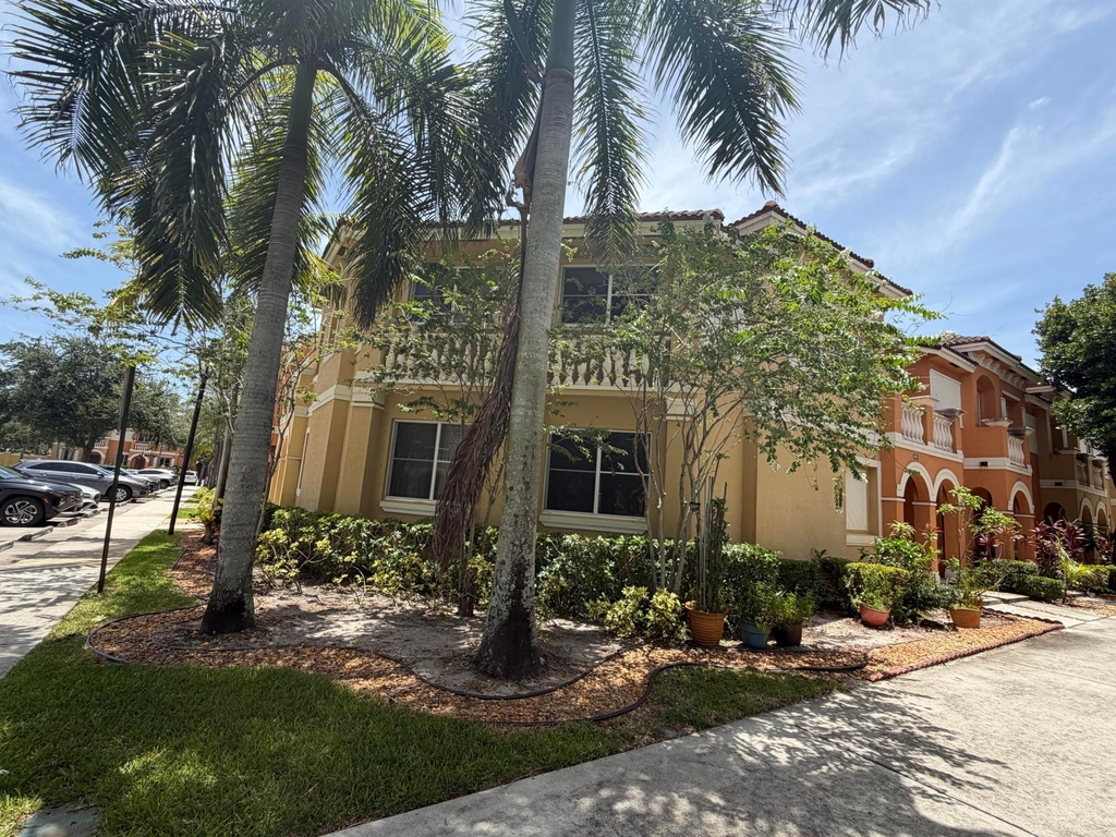 8928 Sw 18th Street - Photo 1