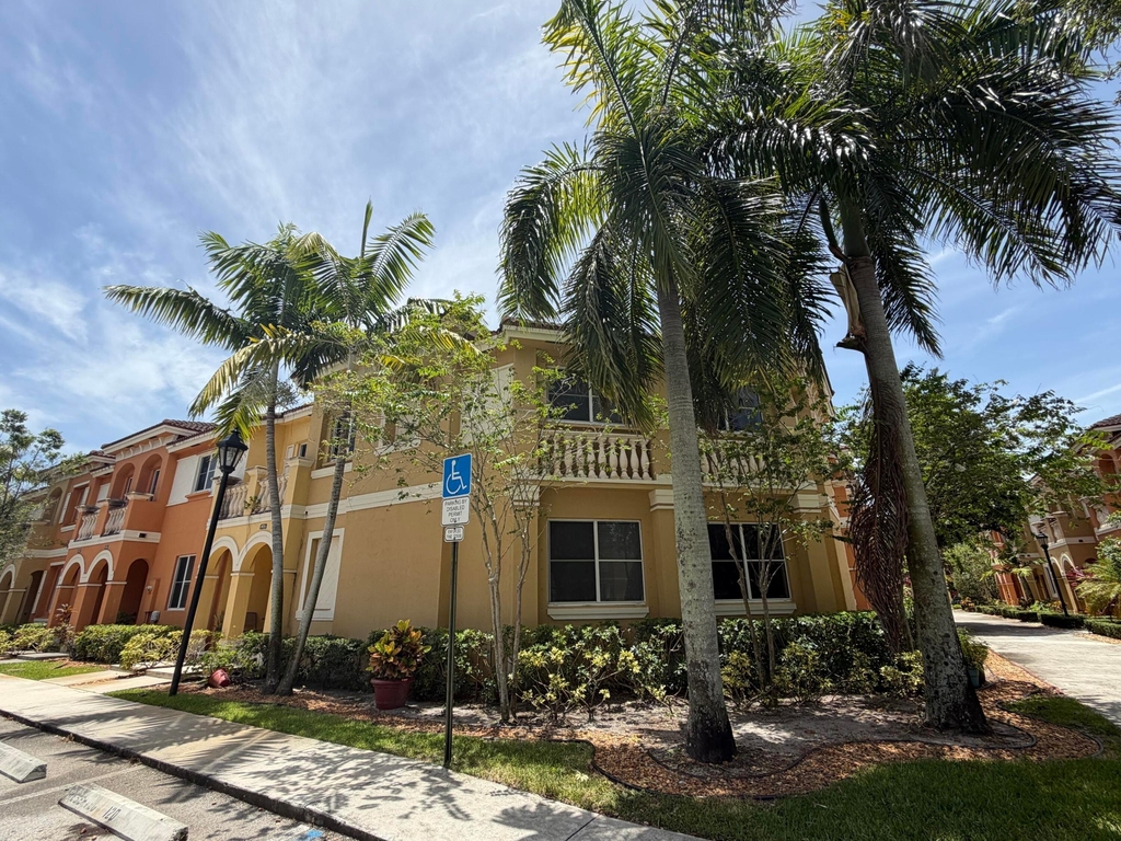 8928 Sw 18th Street - Photo 2