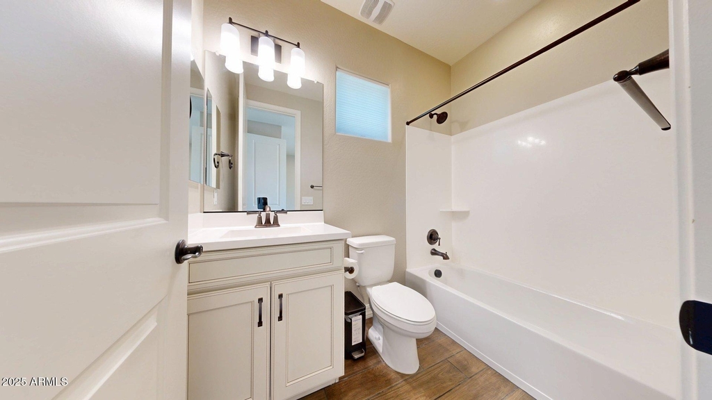 209 E Beatryce Street - Photo 22