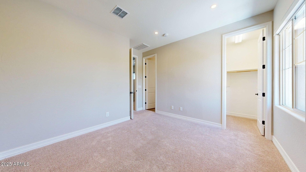 209 E Beatryce Street - Photo 19