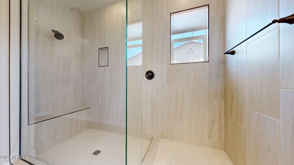 209 E Beatryce Street - Photo 16