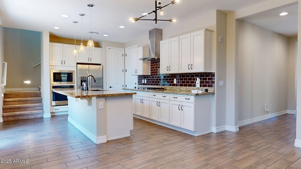 209 E Beatryce Street - Photo 10