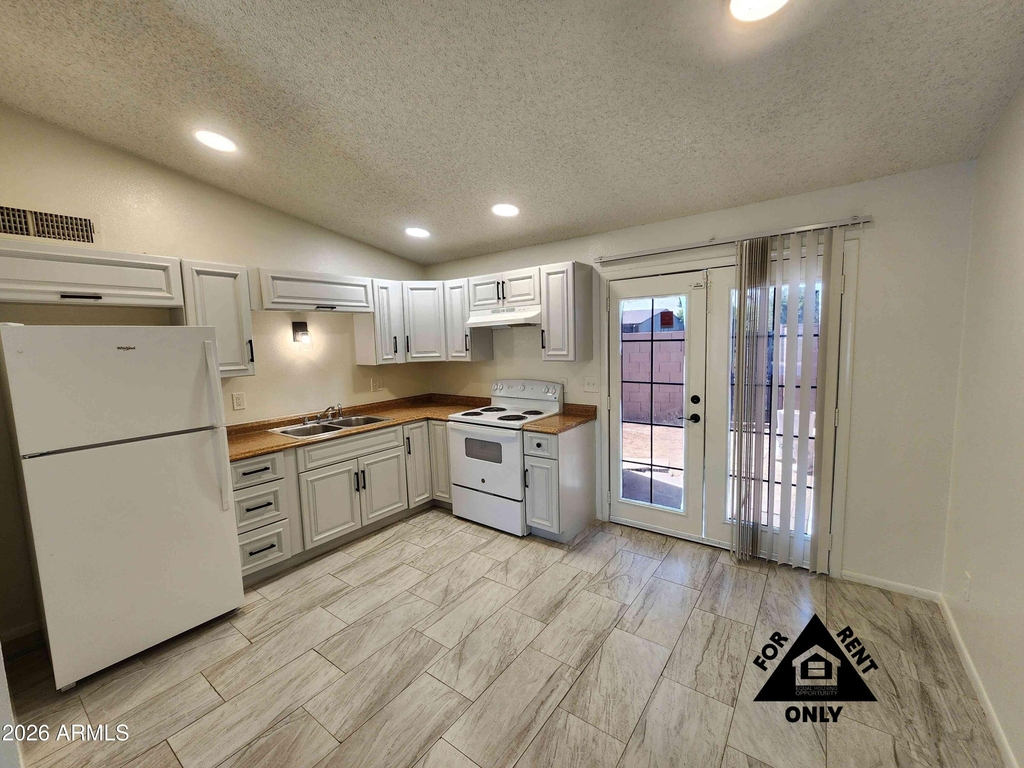 3646 N 67th Avenue - Photo 1
