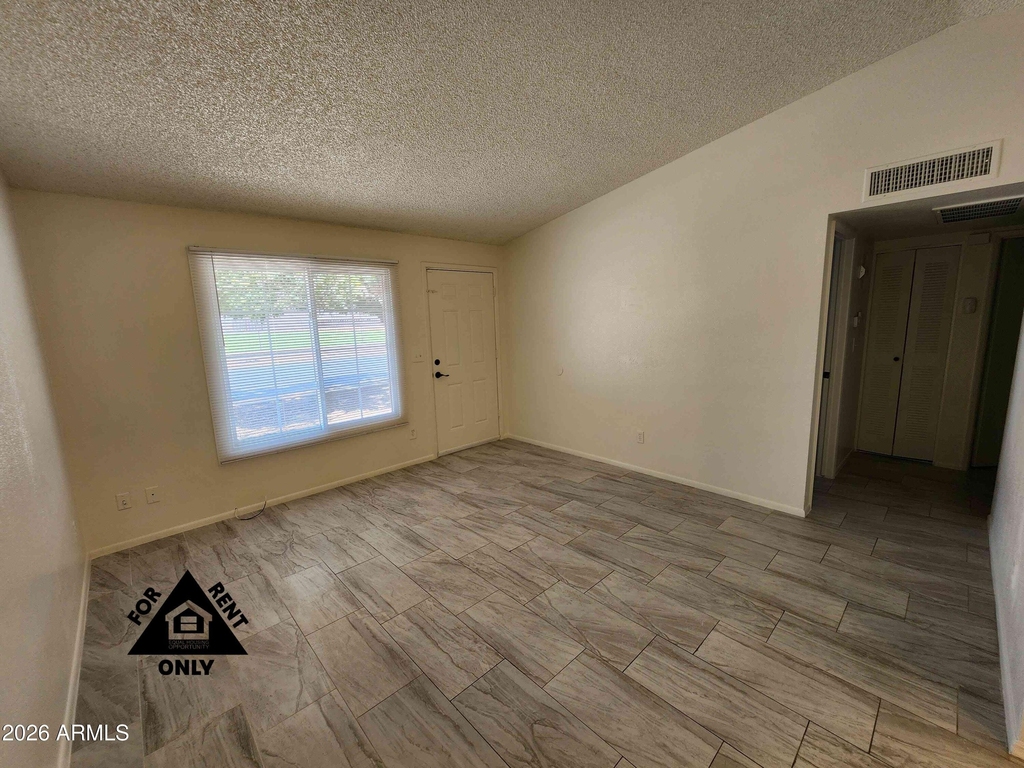 3646 N 67th Avenue - Photo 3