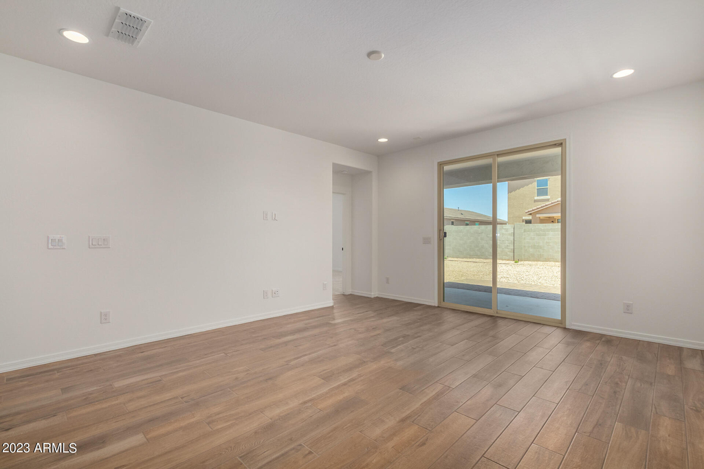 17318 W Surrey Drive - Photo 11