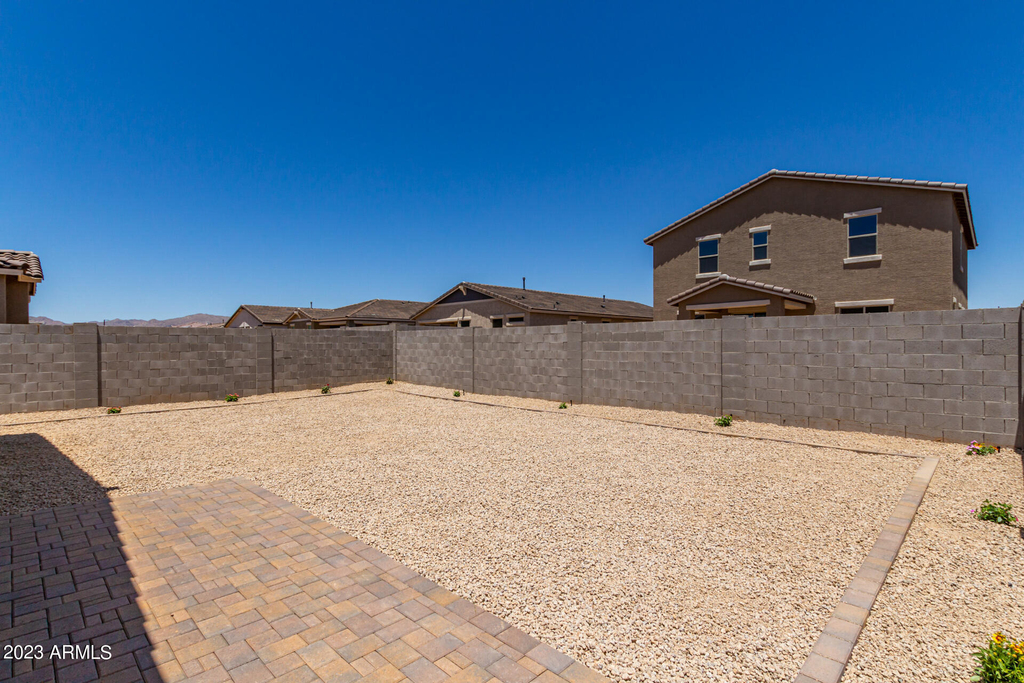 17318 W Surrey Drive - Photo 36