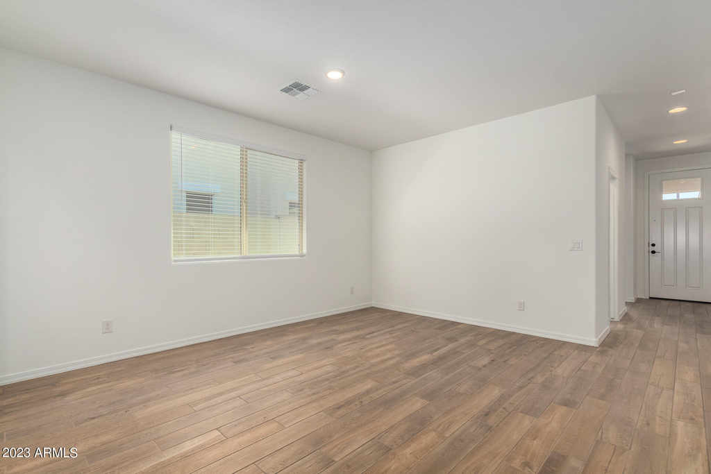 17318 W Surrey Drive - Photo 9