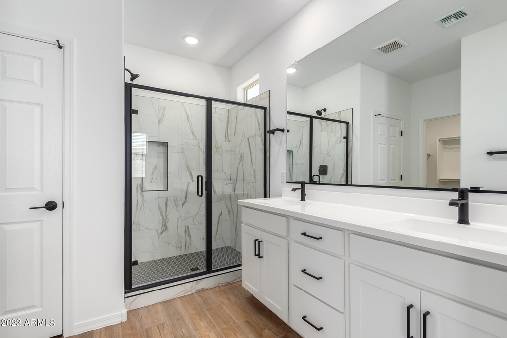 17318 W Surrey Drive - Photo 23