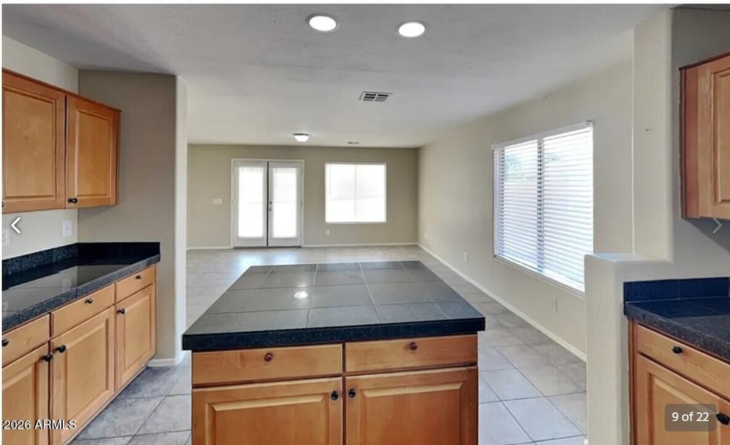 11401 W Windsor Avenue - Photo 6