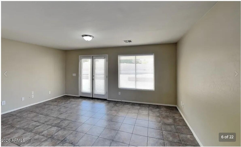 11401 W Windsor Avenue - Photo 3