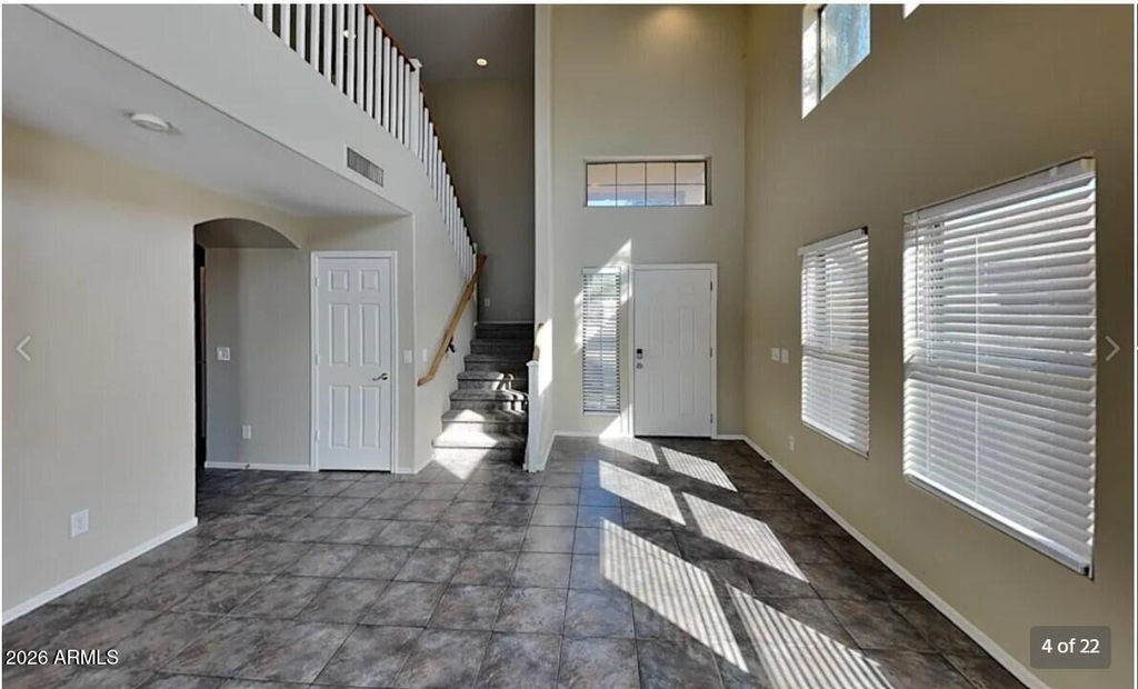 11401 W Windsor Avenue - Photo 1