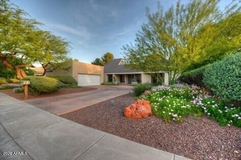 1523 W Vista Avenue - Photo 0