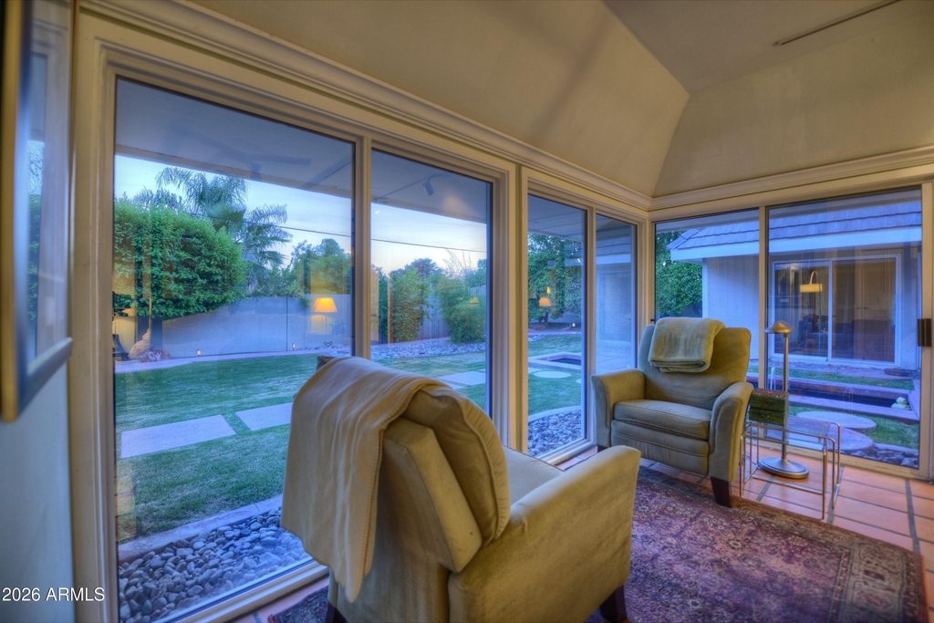 1523 W Vista Avenue - Photo 11