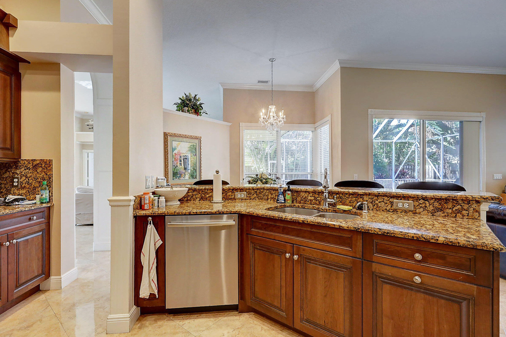 10207 Allamanda Boulevard - Photo 14