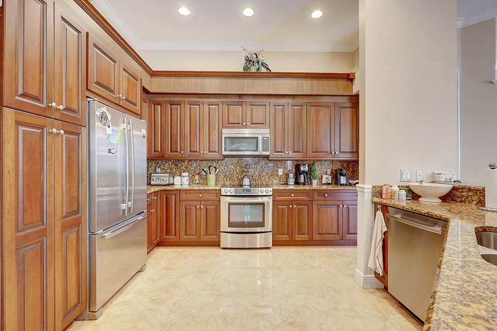 10207 Allamanda Boulevard - Photo 13